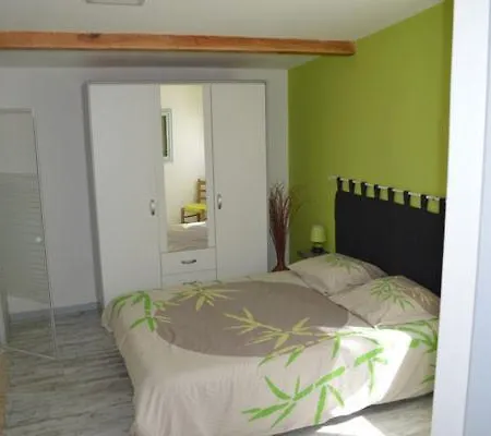 Holiday home Autour Du Hamac Le Galet De La Riviere